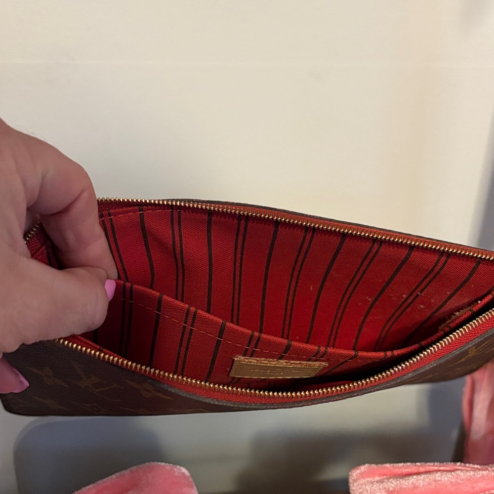 Louis Vuitton Brown and Gold Monogram Wristlet - Picture 5 of 7